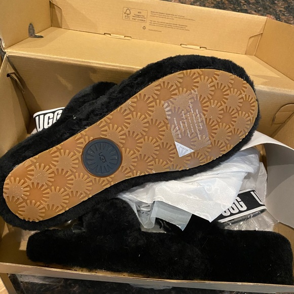 Ugg slides - Picture 2 of 4